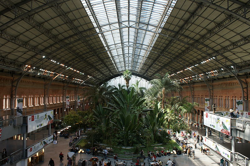 Hala główna stacji kolejowej Atocha w Madrycie