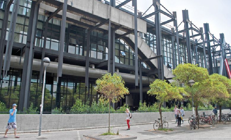 Budynek Wydziału Architektury Politechniki w Mediolanie