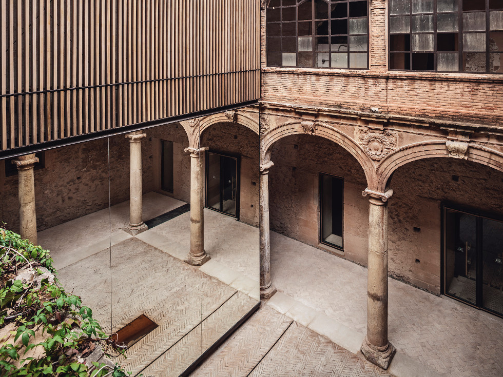 Architektura z ceramiką