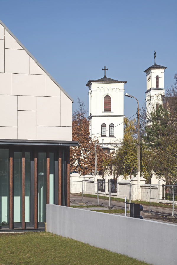 Dom pogrzebowy na Służewiu, kościół