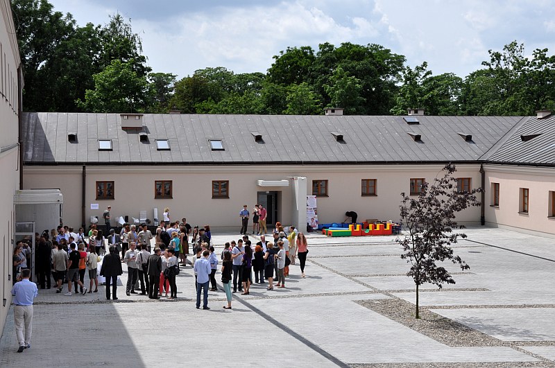Design Centrum Kielce - dziedziniec