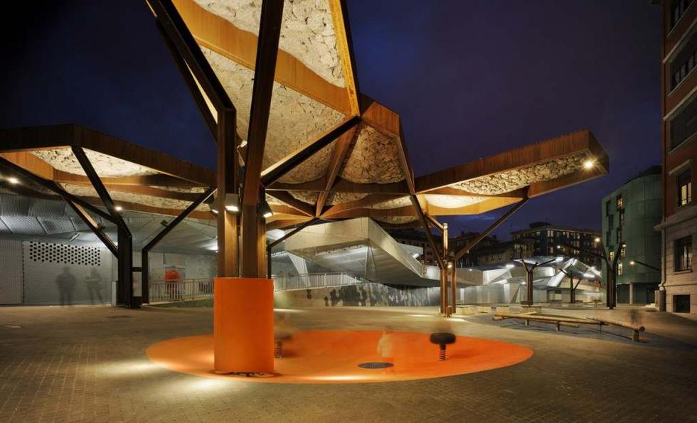 Plac Pormetxeta, Barakaldo, Hiszpania. Autorzy: Xpiral, MTM Arquitectos. Fot. ©David Frutos, materiały prasowe Mies van der Rohe Awards