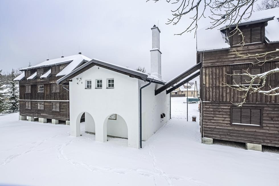 Stara Wyłuszczarnia w Czarnej Białostockiej. Bryła