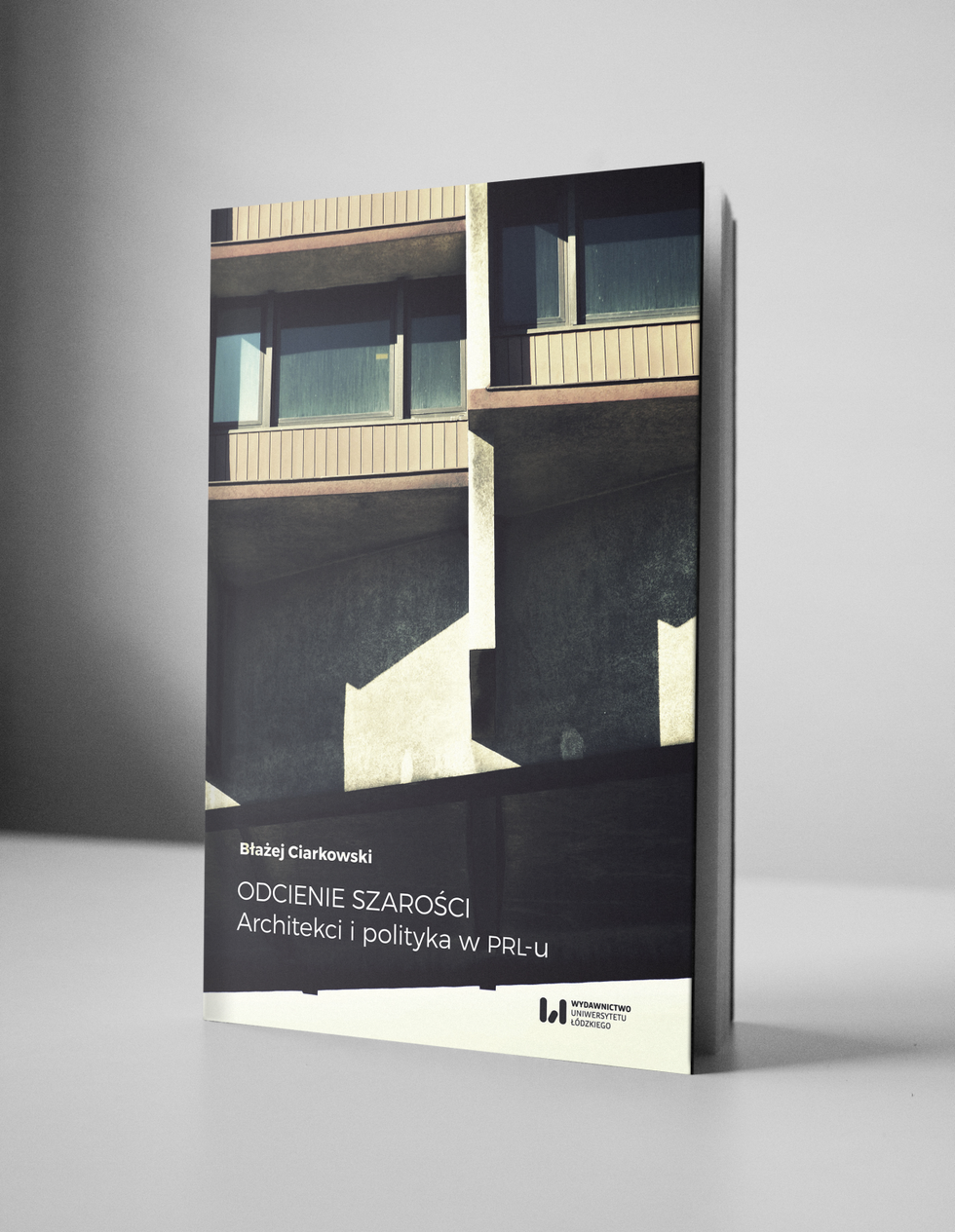 "Odcienie szarości. Architekci i polityka w PRL-u". Premiera książki Błażeja Ciarkowskiego