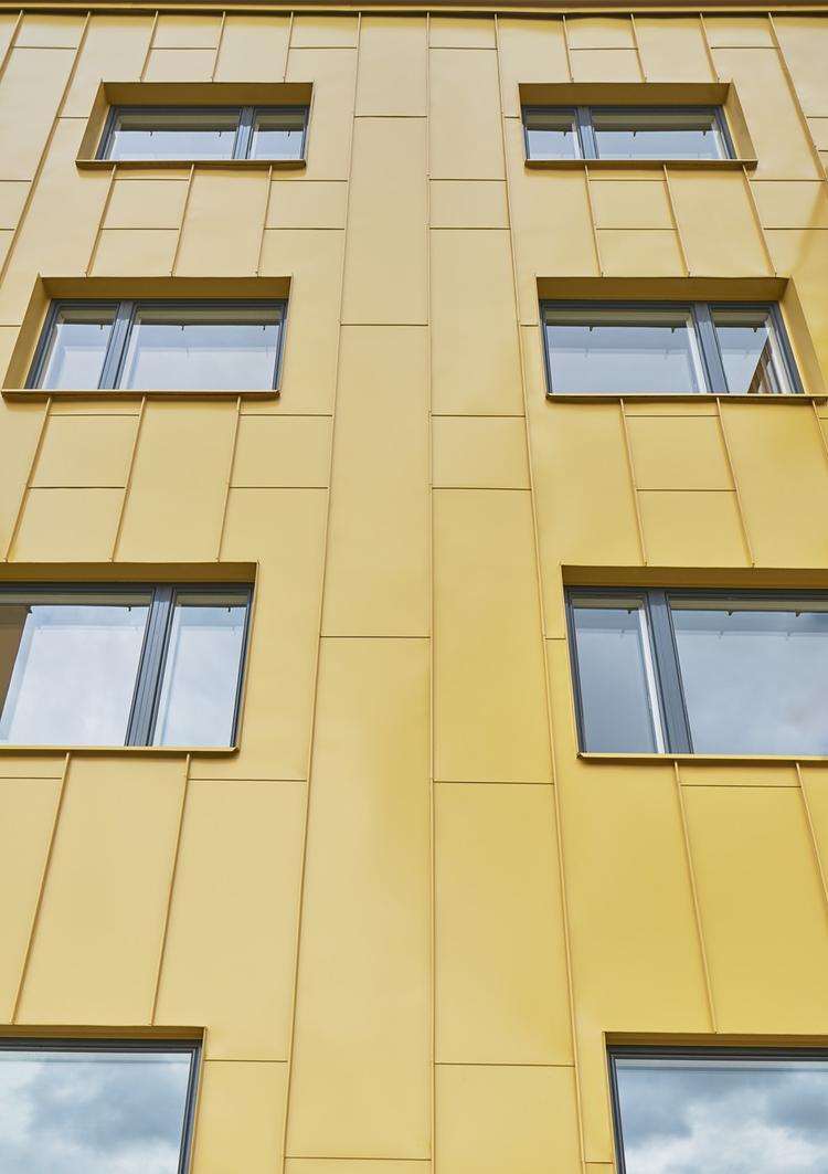 Żółty blok w Szwecji