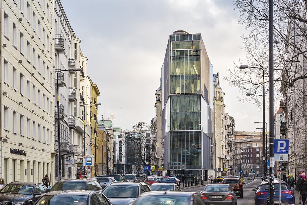 Nadwieszenie o długości 7,5 metra – o koncepcji budynku Piękna 49 Michał Leszczyński i Piotr Bzdel