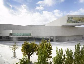 Muzeum XXI wieku w Rzymie MAXXI znanej architektki Zahy Hadid jest teraz oficjalnie najlepszym budynkiem na świecie