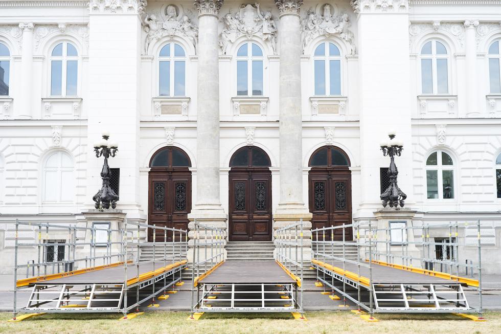 Plac Małachowskiego w rękach artystów. Jak zmieni się okolica Zachęty?