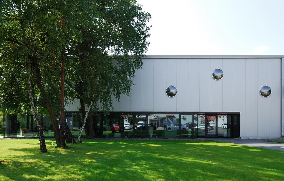 Przebudowa hali w Pieńkowie pod Warszawą