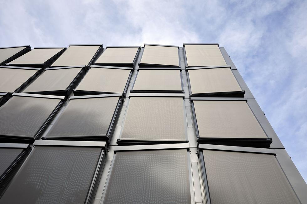 Siedziba firmy Helvetia projektu Herzog & de Meuron – kalejdoskop w odcieniach szarości