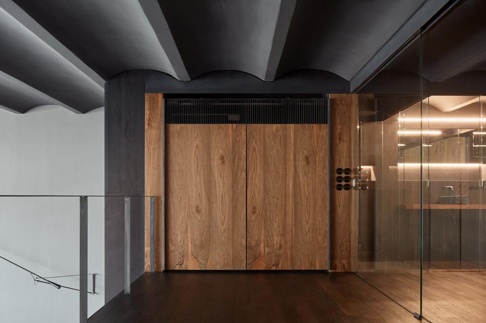 Loft with Love – apartament w dawnym browarze od CMC architects