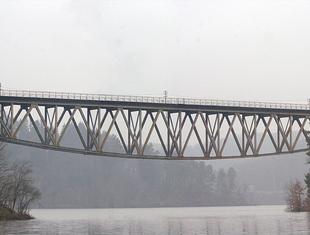 Most kolejowy nad Jeziorem Pilchowickim do rejestru zabytków. Czy wpis uchroni konstrukcję przed zniszczeniem?