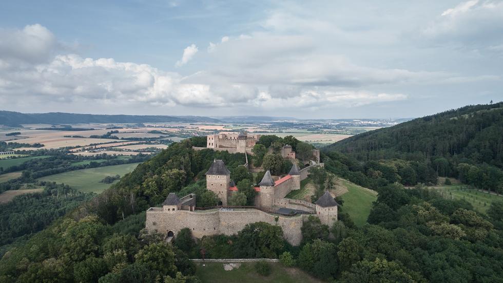 Zamek Helfštýn. Renowacja po czesku