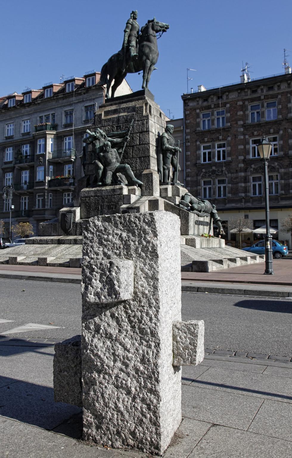 Plac Matejki w Krakowie: reprezentacyjna przestrzeń przyjazna mieszkańcom. Rozmowa z Piotrem Orzeszkiem