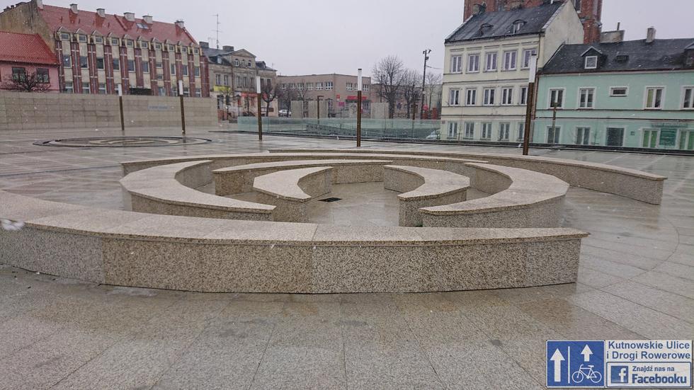 Garaż na placu: rewitalizacja plac Wolności w Kutnie