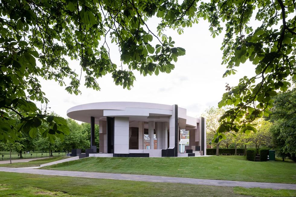 Decentralizacja architektury – rozmowa z Natalią Grabowską, kuratorką Serpentine Pavilion