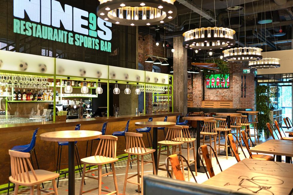 NINE's. Restaurant & Sports Bar: lokal Roberta Lewandowskiego w Browarach Warszawskich