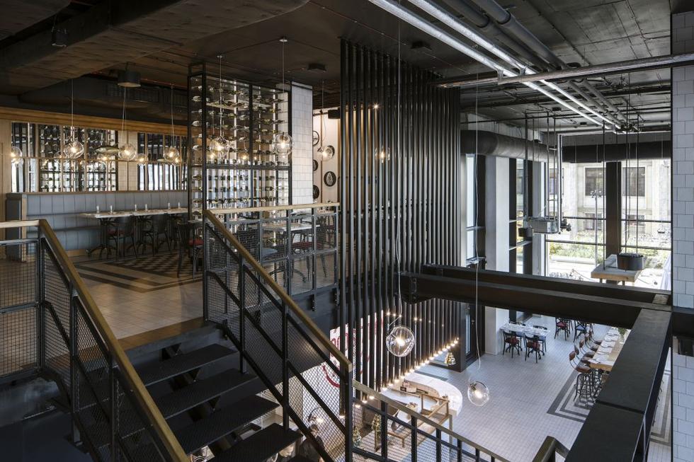 Seafood Station Restaurant & Oyster Bar w Warszawie projektu pracowni Sikora Wnętrza
