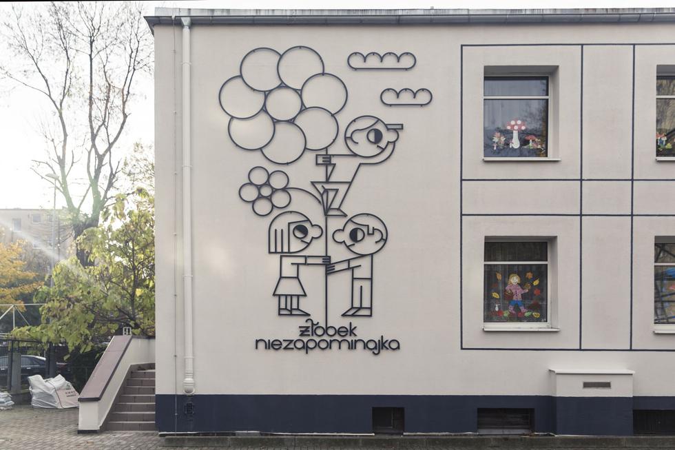 Nowe grafiki z metalu na ścianach gdyńskich budynków
