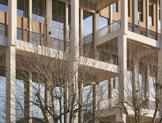 Mies van der Rohe Award 2022 dla Town House projektu Grafton Architects