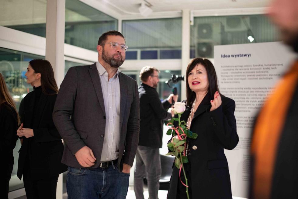 Wernisaż „Archikolaży Ewy P. Porębskiej”: FOTORELACJA