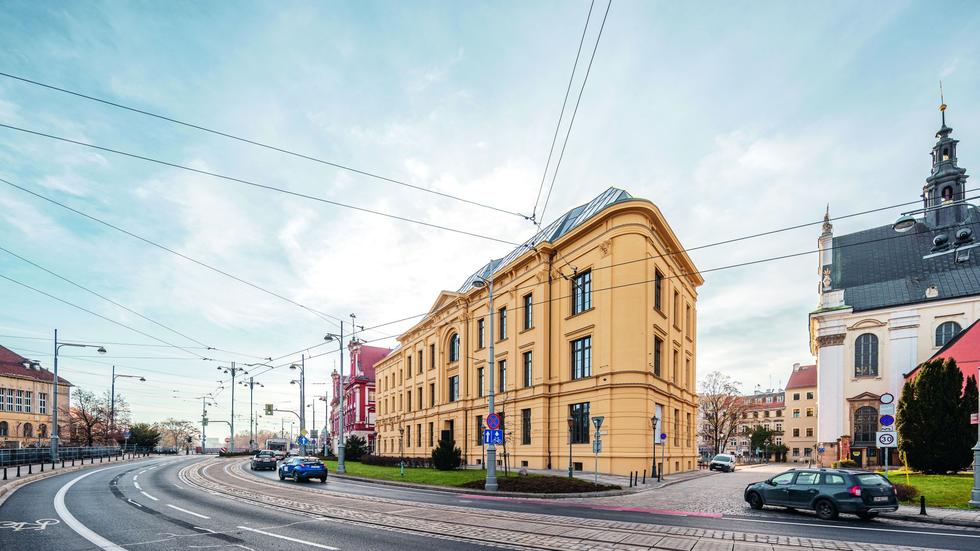 Biurowiec L’UNI we Wrocławiu