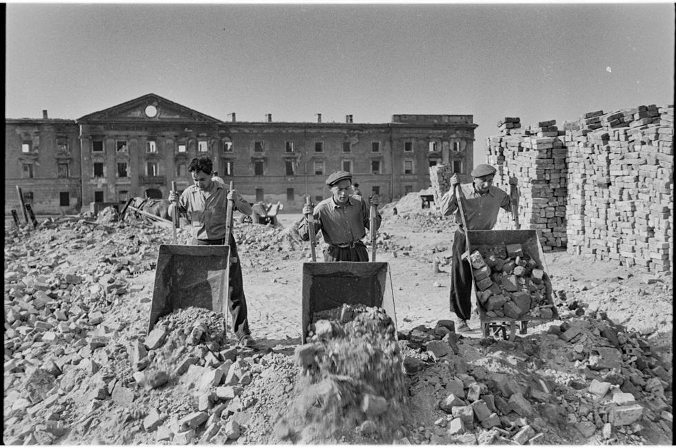 Zgruzowstanie Warszawy 1945–1949. Jak naprawdę wyglądała odbudowa stolicy?