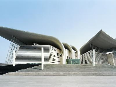 Teatr Wielki w chińskim mieście Wuxi; współczesna interpretacja dachu pagody