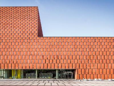  Centrum Informacji Naukowej i Biblioteka Akademicka w Katowicach. Realizacja pracowni architektonicznej HS99