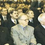 Od lewej: Prezes Urzędu Mieszkalnictwa i Rozwoju Miast Sławomir Najniger, prezes Zarządu Głównego SARP Krzysztof Chwalibóg, Ambasador Irlandii Patrick MacCabe; w tle Marek Mikos, Konrad Kucza-Kuczyńsk