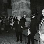 Wrocław. Od prawej:prezes wrocławskiego oddziału SARP Andrzej Zwierzchowski, Ewa P. Porębska, Stanisław Niemczyk, w głębi dyrektor Muzeum Architektury Olgierd Czerner